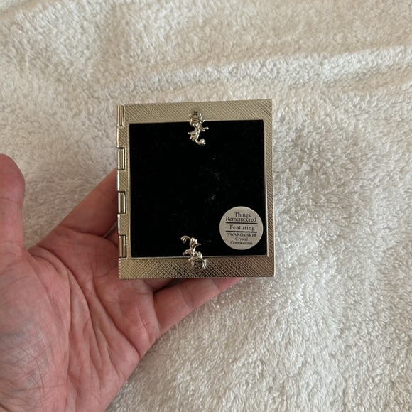 Things Remembered Foldable Picture Frame - Picture 3 of 5